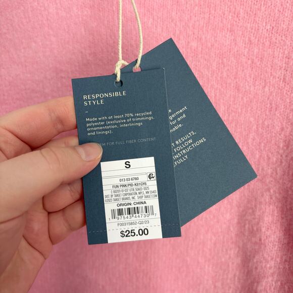 Universal Thread Bubblegum Pink Long Sleeve Cropped Boxy Crewneck Sweater - Picture 11 of 11